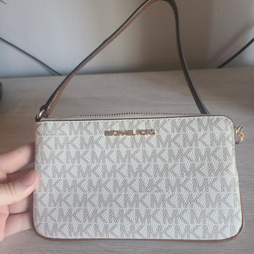 Michael Kors Wristlet